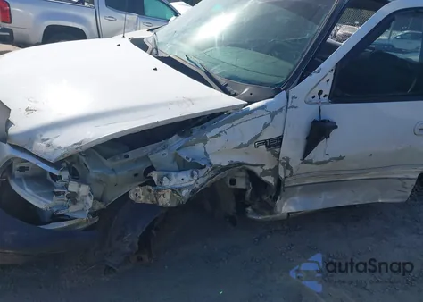 2001 Ford F-150 Lariat/Xl/Xlt z USA, uszkodzony, nr VIN 2FTRX17W41CA56147